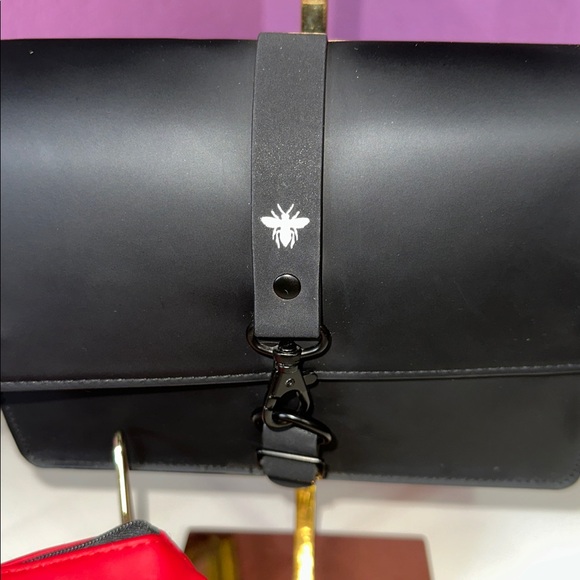 Dior Novelty Worker Bee Crossbody & Dior GWP cosmetic bag bundle! - Picture 4 of 15
